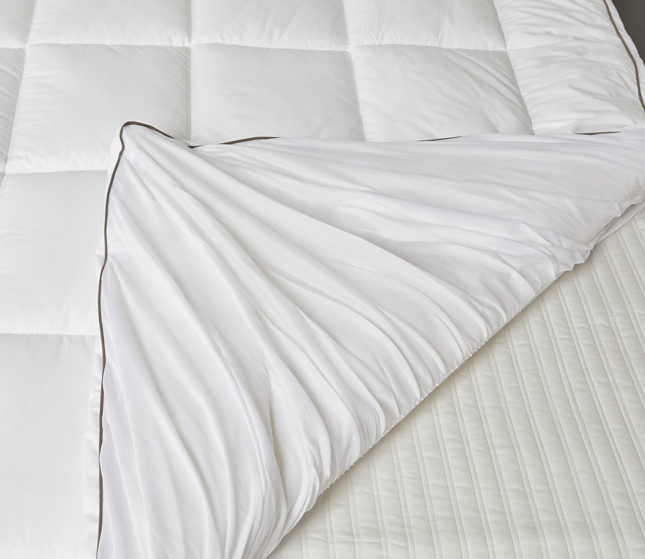 3-Inch White Down Fiber Top Featherbed Topper
