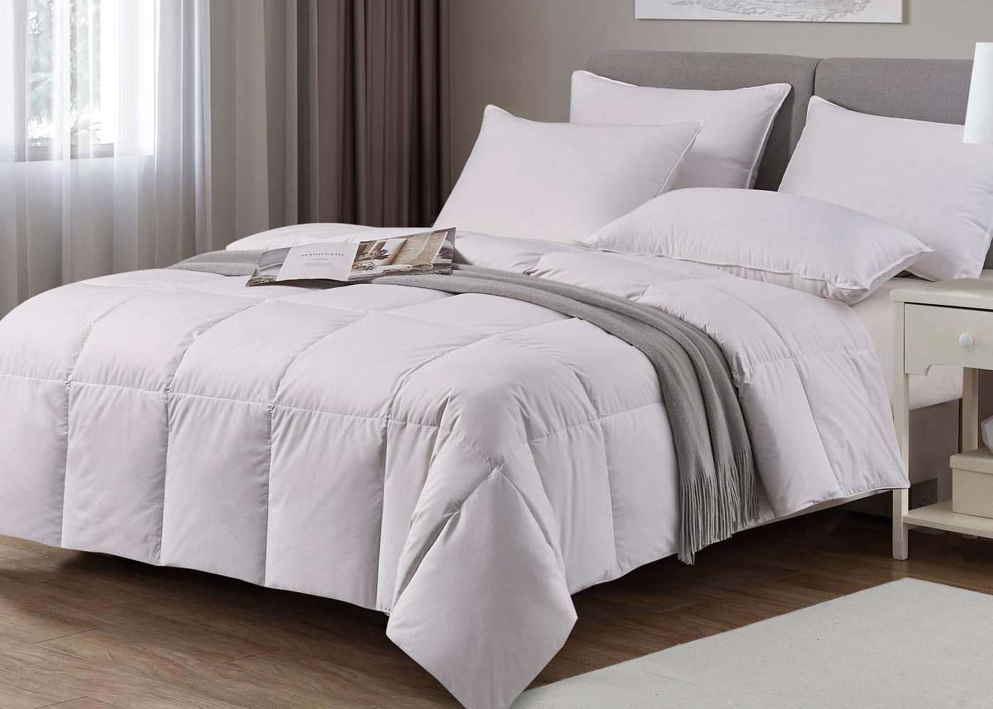All Season White Down Fiber Cotton Comforter