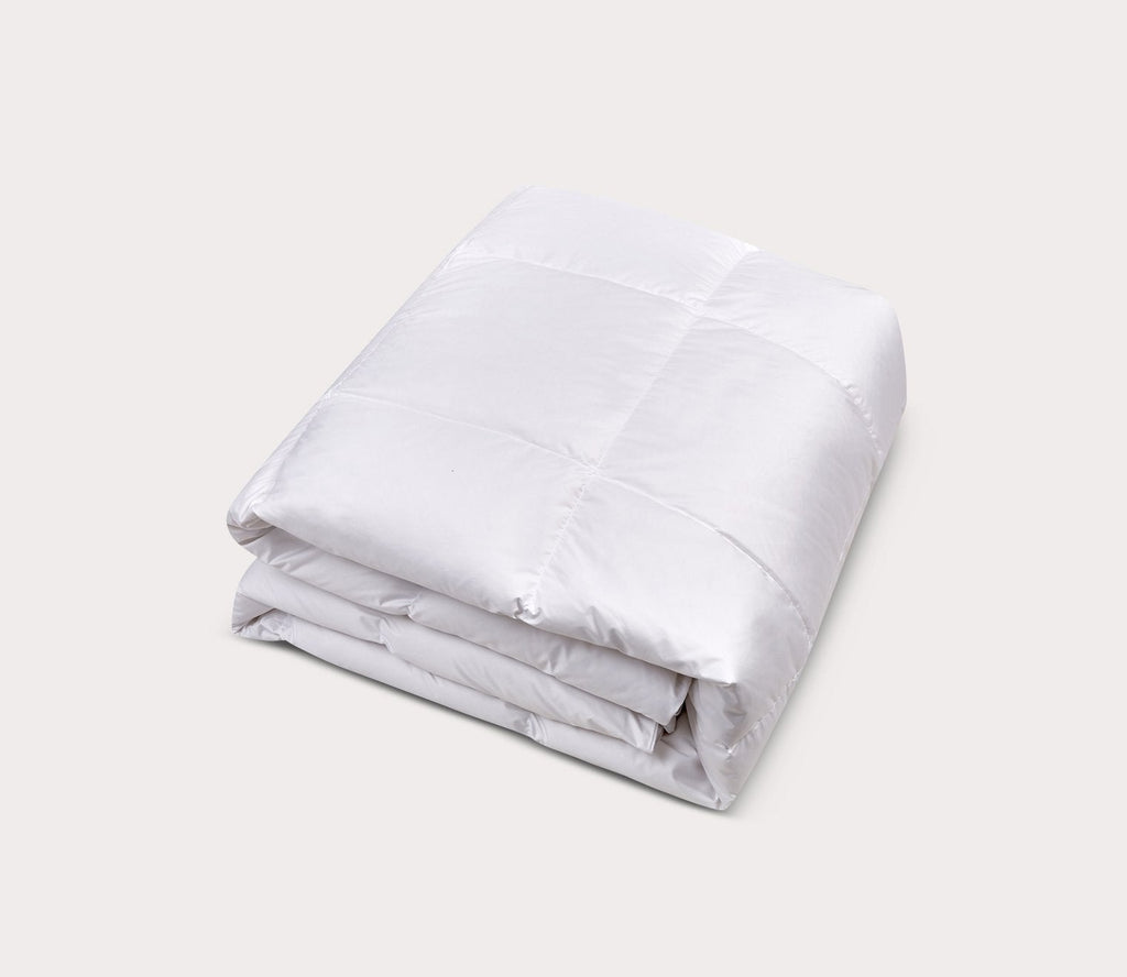All Season White Down Fiber Comforter Light to Medium Warmth