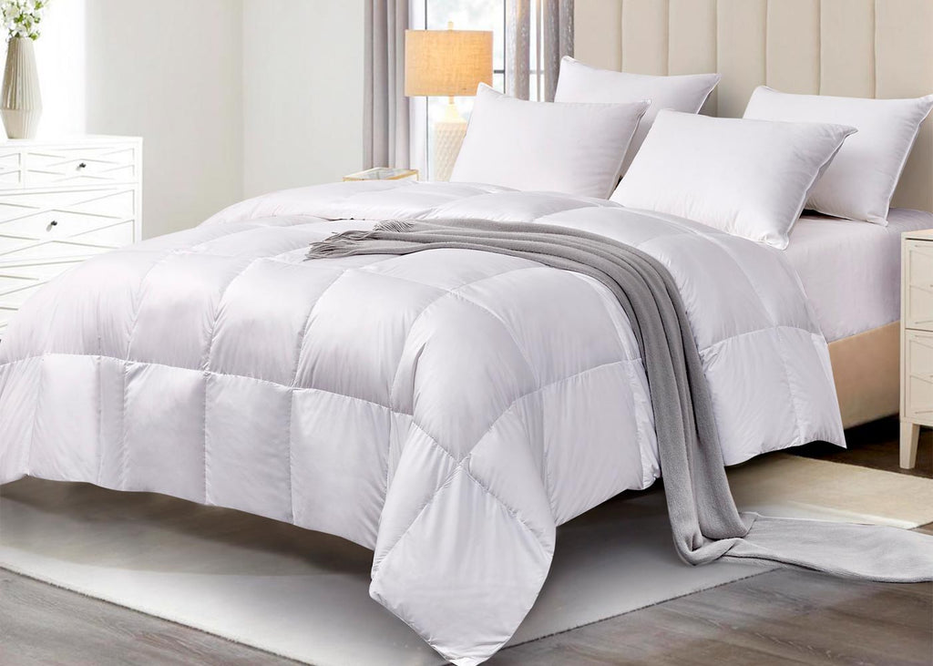 All Season White Down Fiber Comforter Light to Medium Warmth