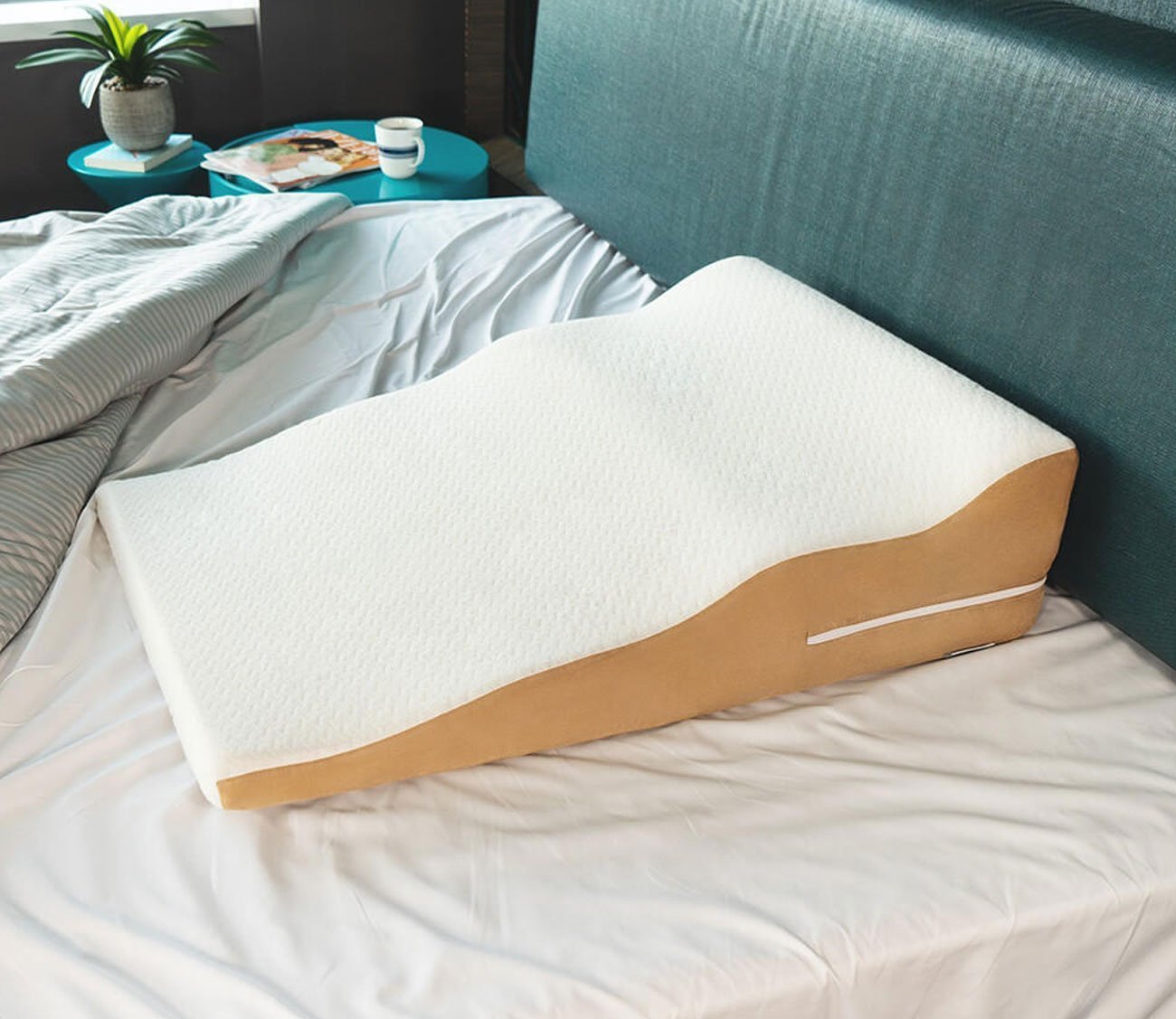 Wavy Bed Wedge Memory Foam Support Pillow