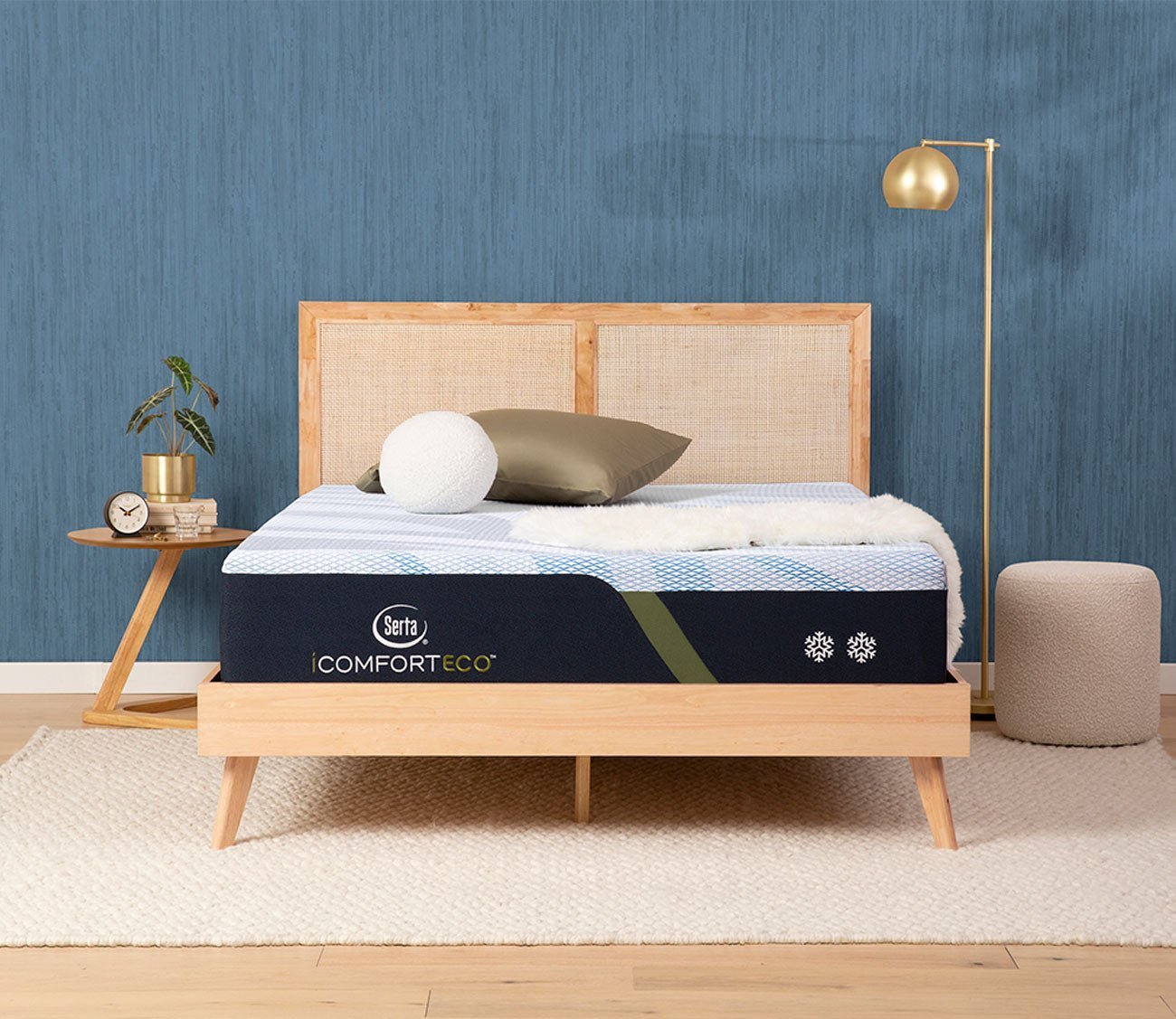 Serta iComfortECO F10 Medium Foam Mattress - FLOOR SAMPLE