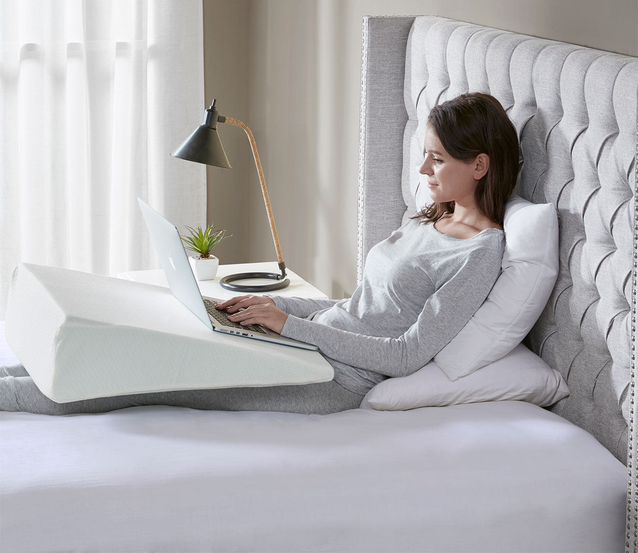 Memory Foam Wedge Support Pillow with Knit Cover