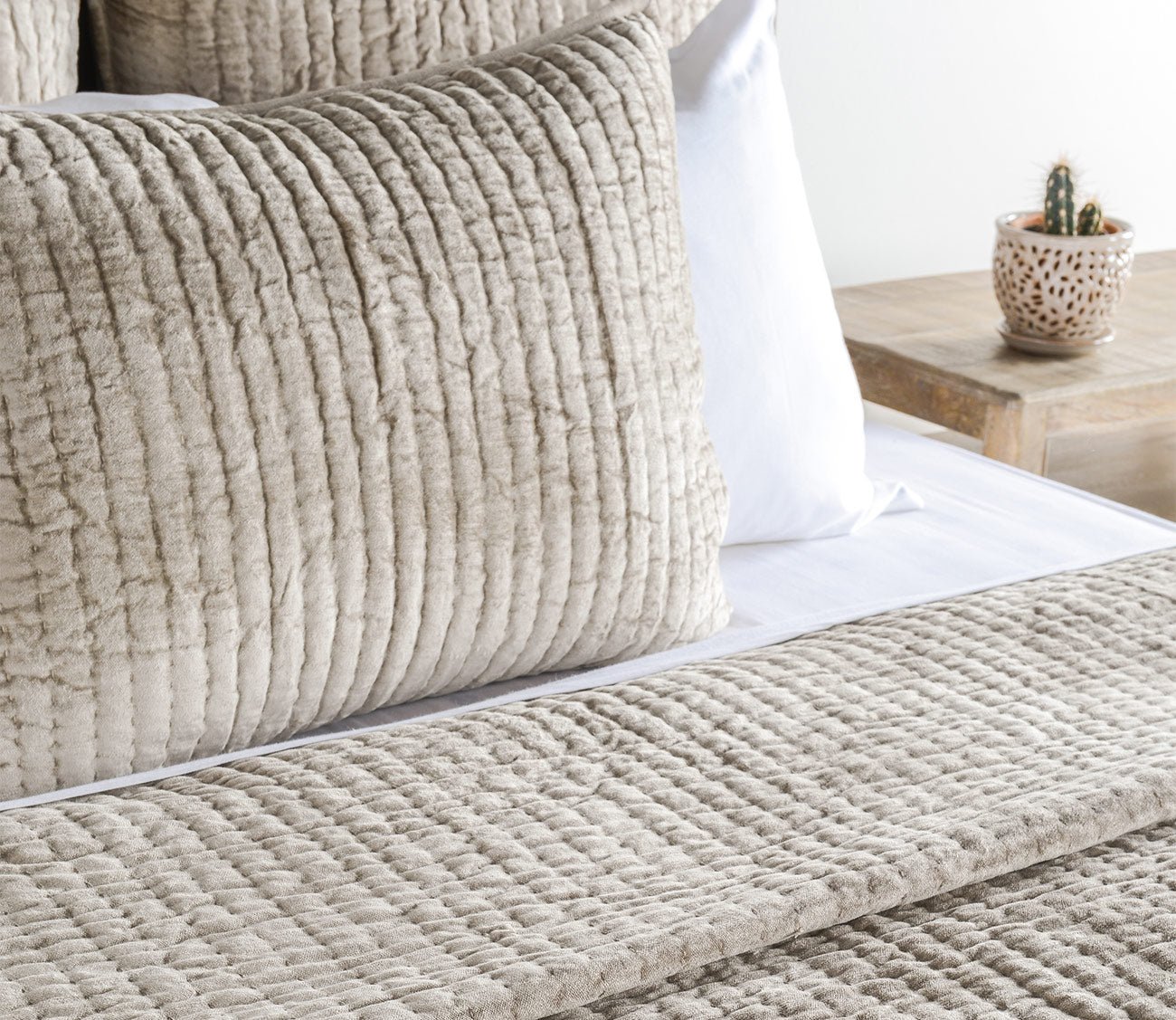 Bari Velvet Pebble Quilt